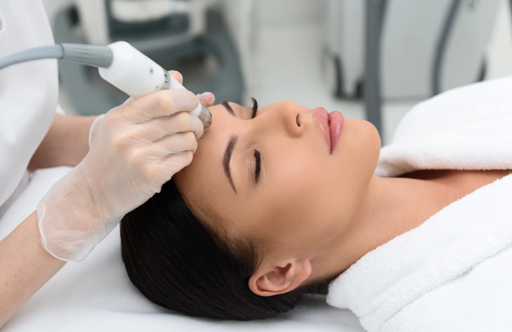 Radiofréquence visage au Cannet : l&rsquo;anti-âge sans injections